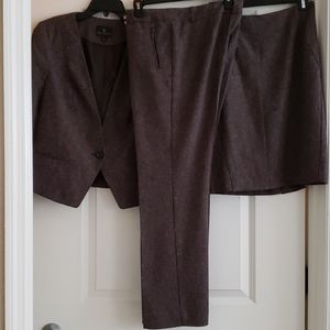 Ladies 3-piece suit